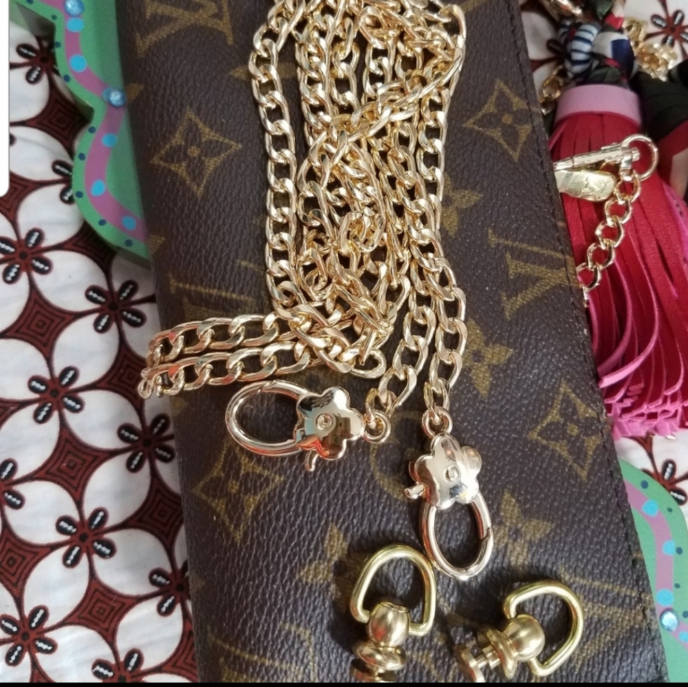 Crossbody Gold Chain,  D Rings Rivets